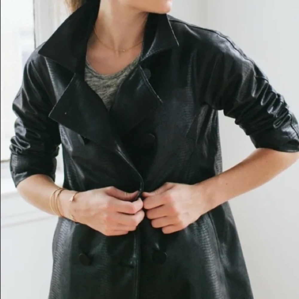 Le Trench Le Noir Black Coat